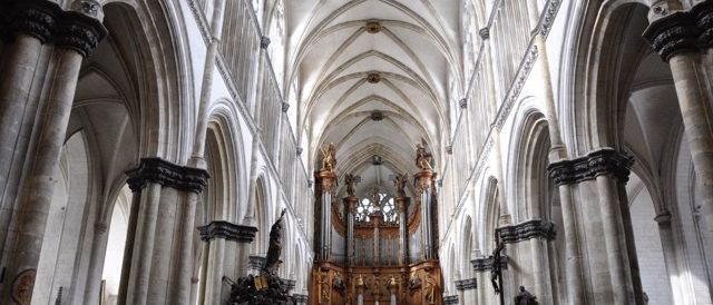 Nef de la cathédrale de St Omer